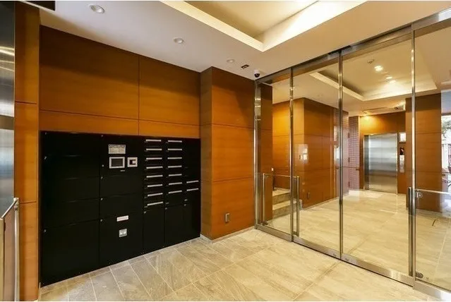 Hiroo Villa Square - Exterior - ["Cabinetry", "Fixture", "Door"]