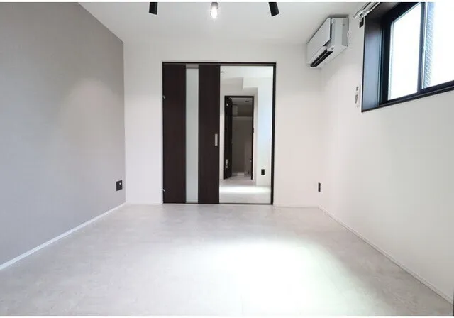 Crescer Nishikoyama - Interior - ["Wall", "Flooring", "Floor"]