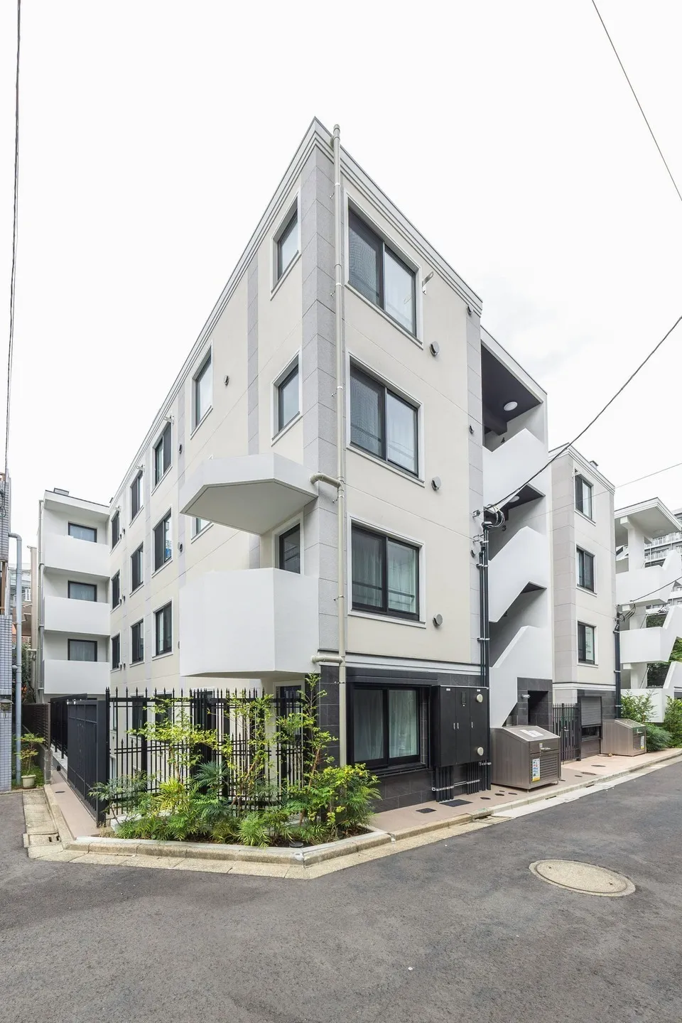 Hmlet Sangenjaya II - Exterior - []