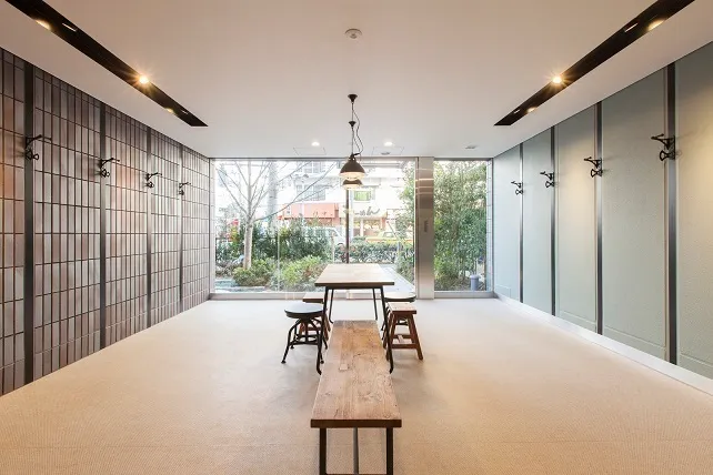 A-Standard Shibaura - Exterior - ["Furniture", "Property", "Plant"]