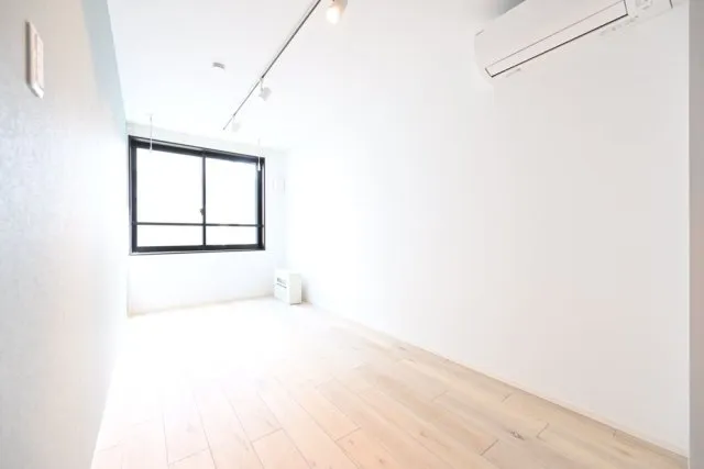 Ruygo Oshiage - Interior - ["Flooring", "Floor", "Ceiling"]