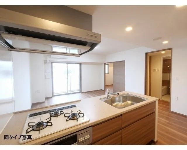 Deems Komagome - Interior - ["Flooring", "Interior design", "Kitchen"]