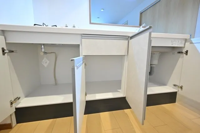 CENTRAL GARDEN RESIDENCE TOKYO - Interior - ["Wood", "Flooring", "Floor"]