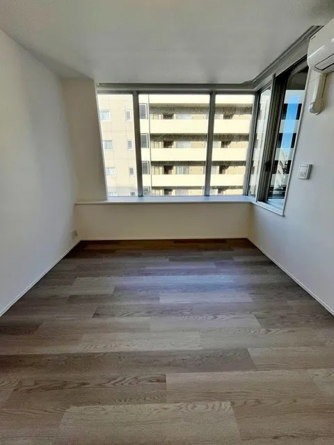 Residia Tower Kamiikebukuro (Tower Building) - Interior - ["Flooring", "Floor", "Wood flooring"]