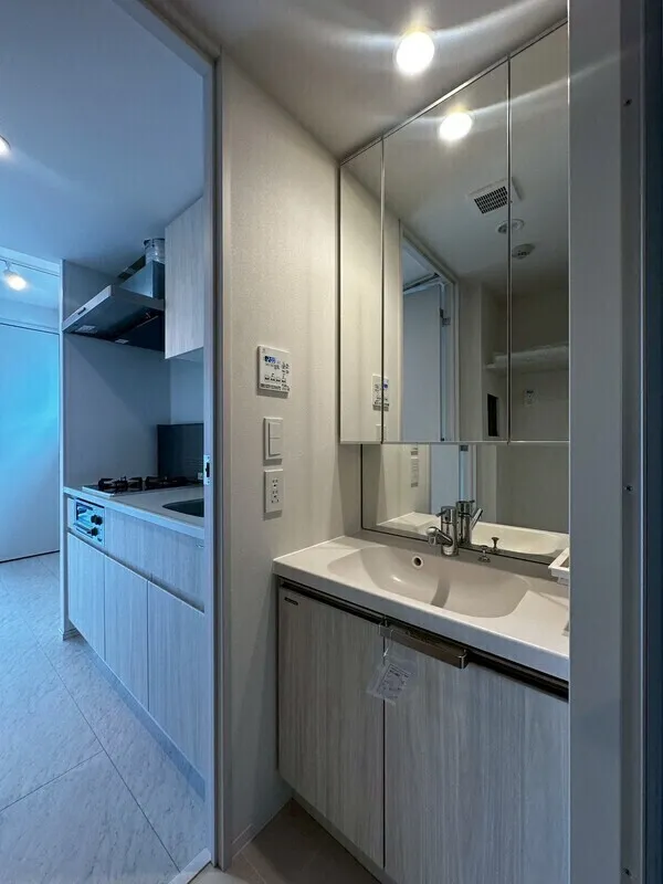 Lumique Omori - Interior - ["Interior design", "Flooring", "Floor"]