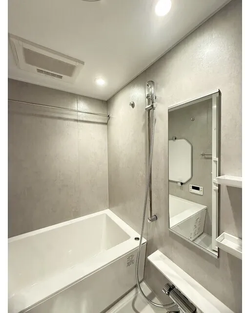 Season Flats Omorinishi - Interior - ["Bathroom", "Plumbing fixture", "Flooring"]