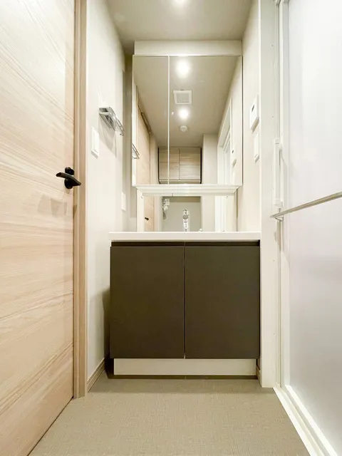 Preasvelta Minowa - Interior - ["Flooring", "Floor", "Wood"]
