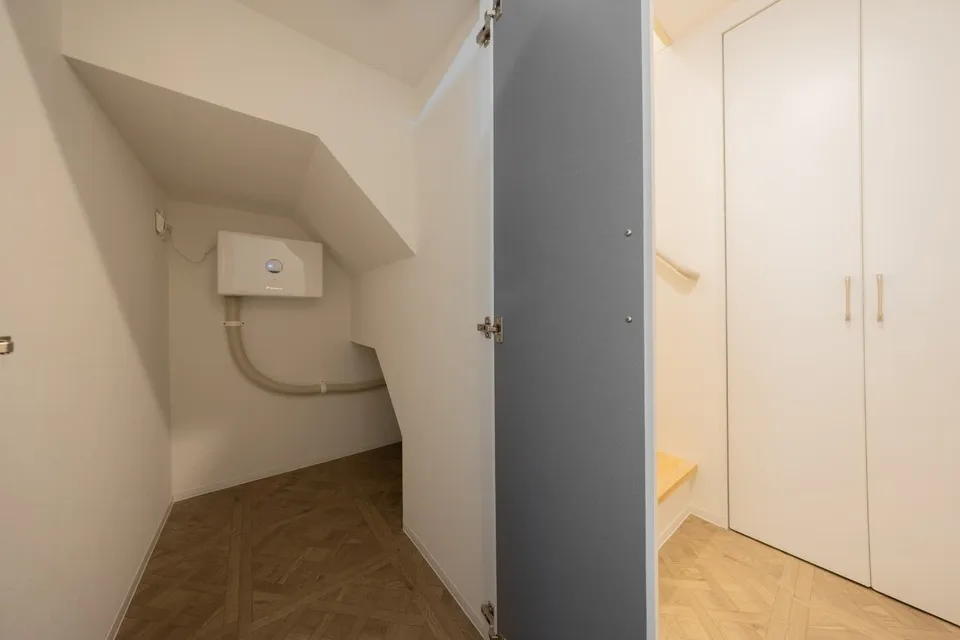Hmlet Sangenjaya II - Interior - ["Flooring", "Wall", "Floor"]