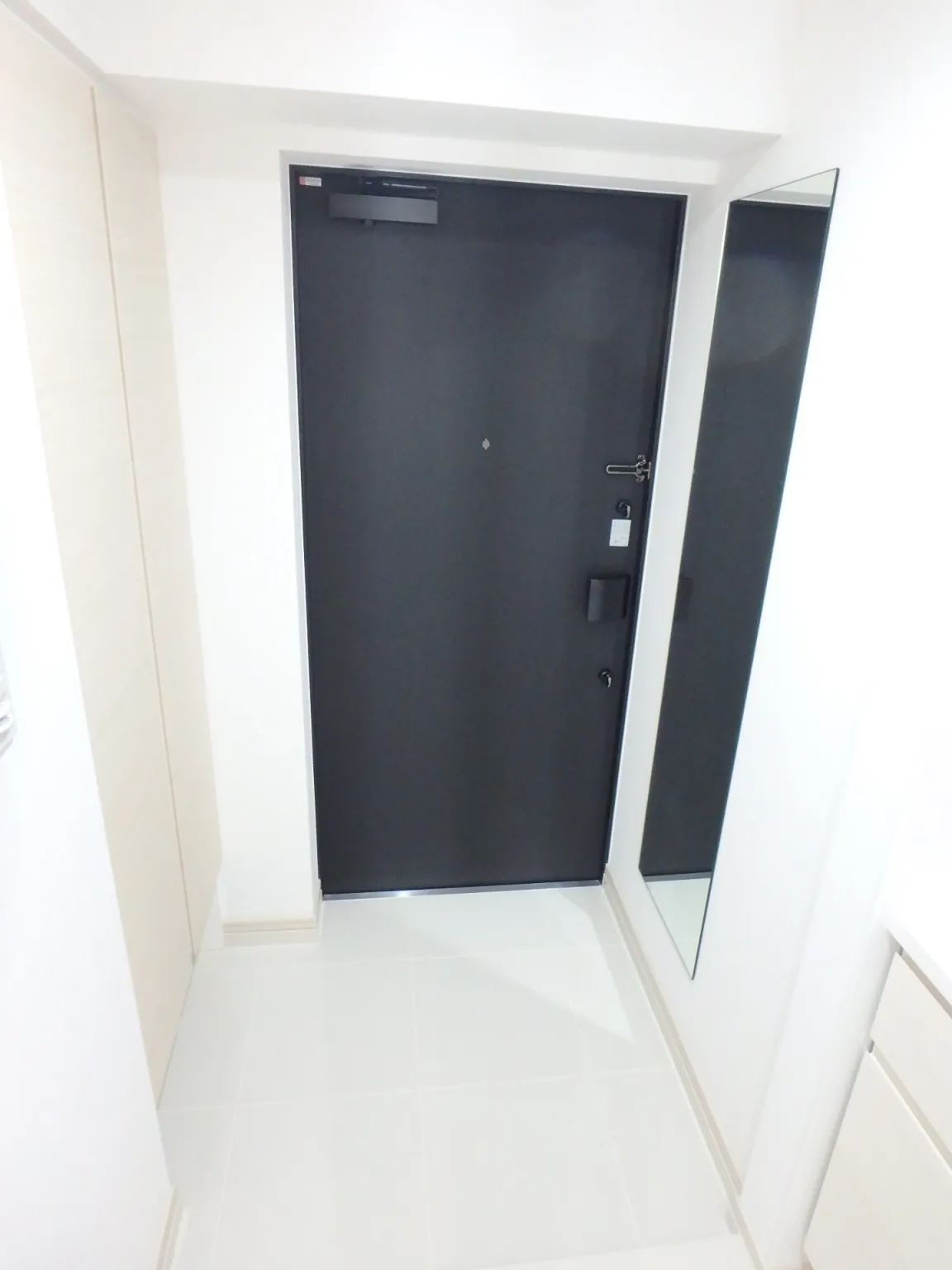 Orchid Residence Ueno - Interior - ["Flooring", "Floor", "Door"]