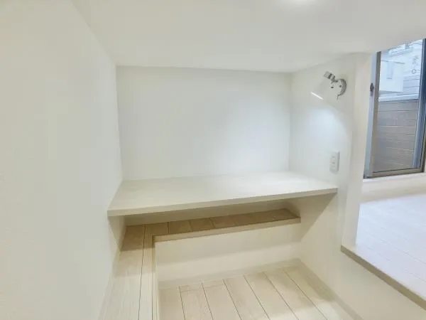 KOMFORTA Shin-Nakano - Interior - ["Wood", "Flooring", "Floor"]