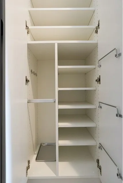 LEFONT PROGRESS SHIBUYA HILLTOP - Interior - ["Shelf", "Furniture", "Cabinetry"]
