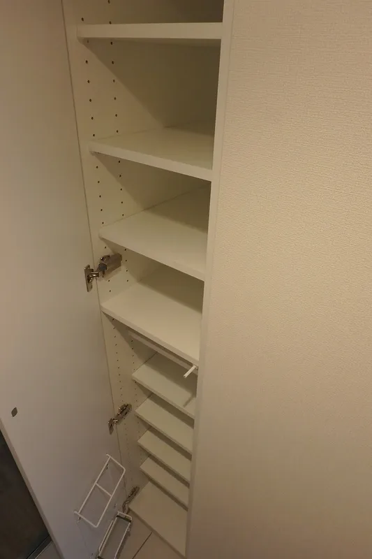 CAVANA Kinshicho - Interior - ["Wood", "Flooring", "Shelving"]