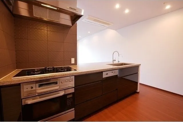 Comforia Shinjuku East Side Tower - Interior - ["Cabinetry", "Countertop", "Tap"]