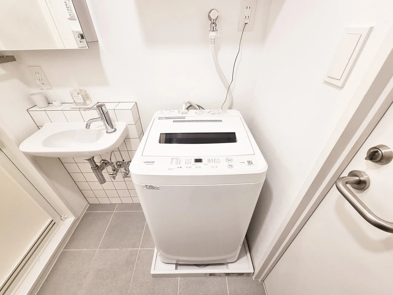 Mynavi STAY Tachiaigawa 2 - Interior - ["Washing machine", "Flooring", "Major appliance"]