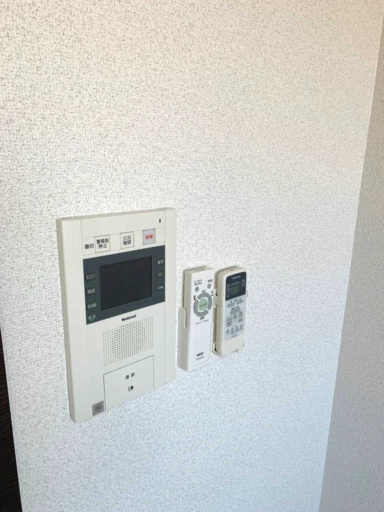 Ecology Toritsu University Residence - Interior - ["Electronic device", "Technology", "Electronics"]