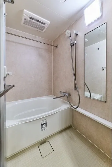 Lefon Progres Akabane Marks - Interior - ["Plumbing fixture", "Bathroom", "Flooring"]