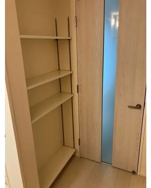 Hiroshin Building - Interior - ["Wood", "Flooring", "Floor"]
