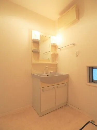 14-23 Samoncho, Shinjuku Ward, Tokyo - Interior - ["Flooring", "Ceiling", "Floor"]