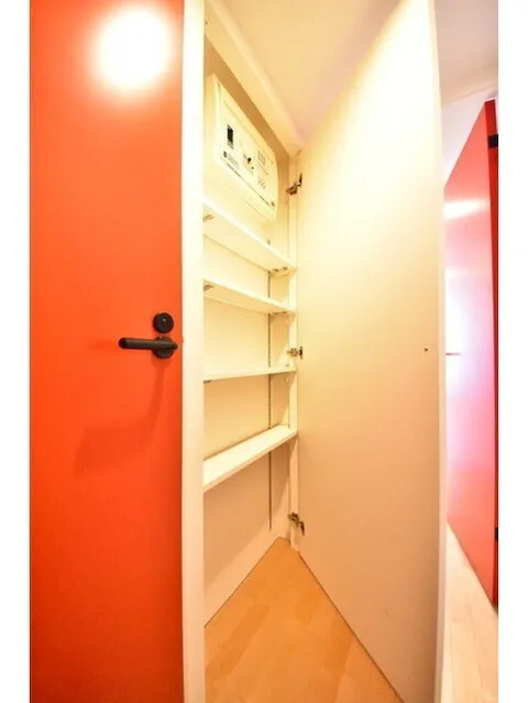 Blanche Bunkyo HakusanⅡ - Interior - ["Red", "Wood", "Interior design"]