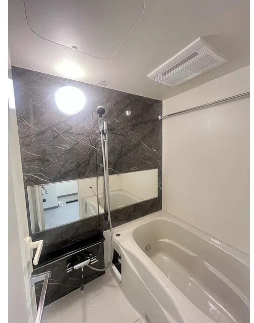 Comfortia Liv Itabashi Honcho - Interior - ["Plumbing fixture", "Flooring", "Floor"]