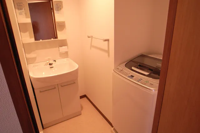 JAPT Roppongi 2 - Interior - ["Room", "Property", "Bathroom"]