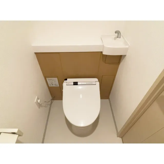 Orchid Residence Kagurazaka - Interior - ["Toilet seat", "Toilet", "Bathroom sink"]