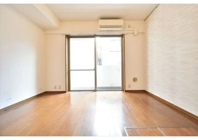 Plateau Jingumae - Interior - ["Flooring", "Floor", "Wood flooring"]
