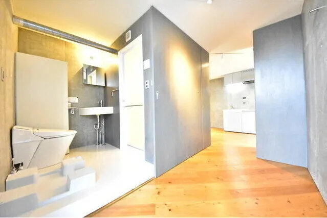 FARE Uehara Noye EAST - Interior - ["Flooring", "Wall", "Floor"]