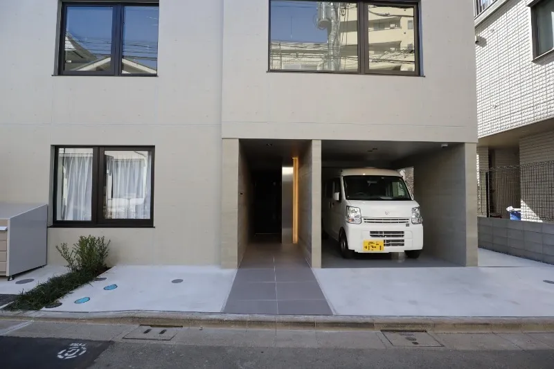 Atrio Flats Togoshi - Exterior - ["Automotive parking light", "Tire", "Window"]