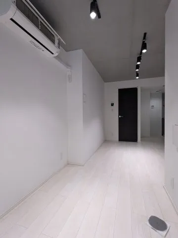 Agresio Shinagawa Oi - Interior - ["Ceiling", "Flooring", "Floor"]