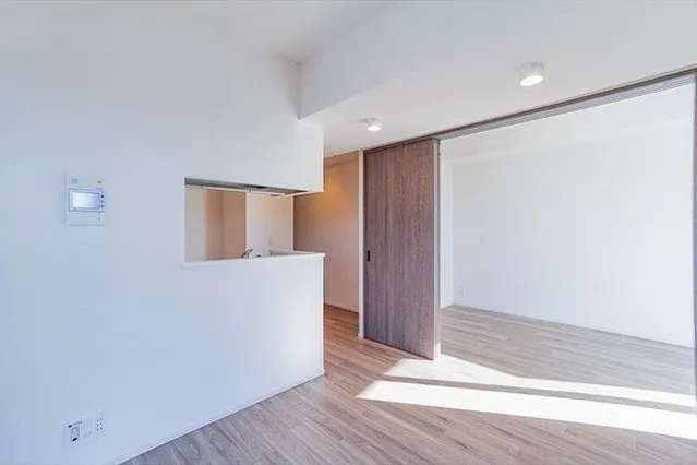 LaSante Bunkyo Sendagi - Interior - ["Rectangle", "Fixture", "Wood"]