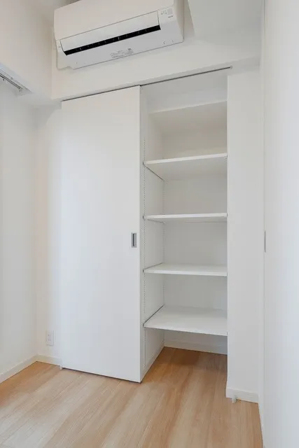 Asyl Court Shoto - Interior - ["Flooring", "Wood", "Floor"]