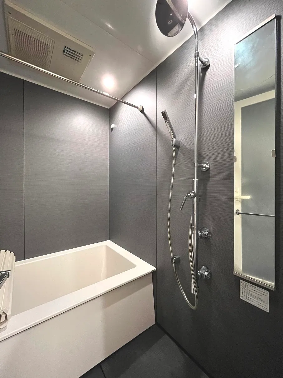 Pratique Kiyosumi Shirakawa - Interior - ["Bathroom", "Plumbing fixture", "Flooring"]