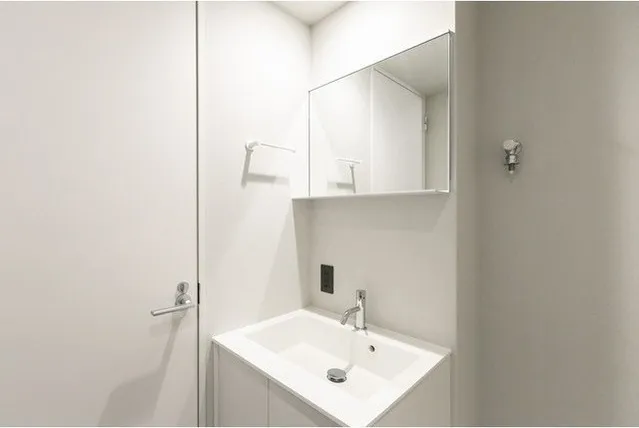 LEGALAND Yotsuya 3-Chome - Interior - ["Tap", "Sink", "Bathroom sink"]