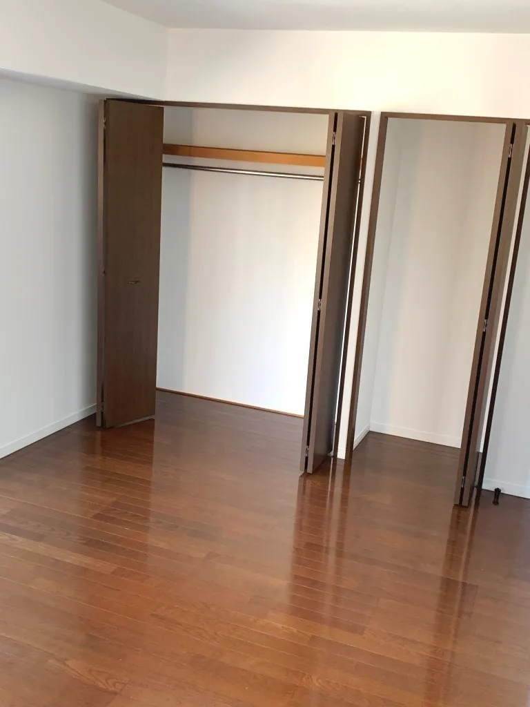 Shiba Park Apartment - Interior - ["Wood", "Rectangle", "Fixture"]