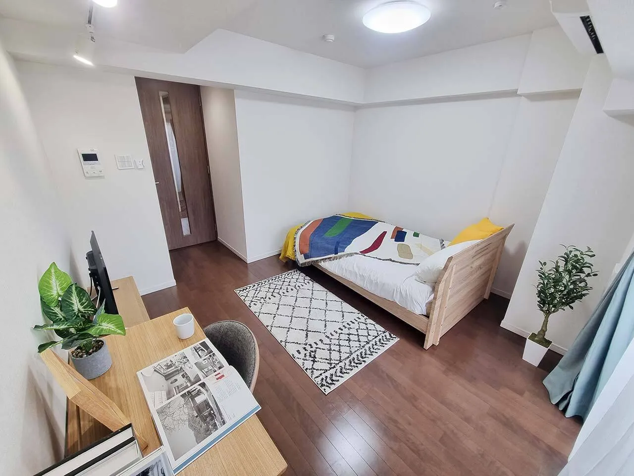 Mynavi STAY Hon-Haneda - Interior - ["Flooring", "Floor", "Furniture"]
