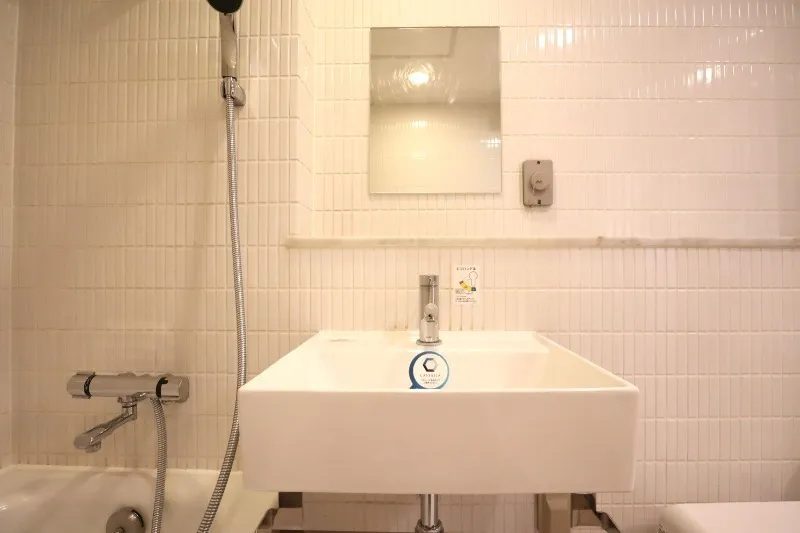 Castalia Azabujuban Shichimensaka - Interior - ["Bathroom", "Plumbing fixture", "Bathroom Sink"]