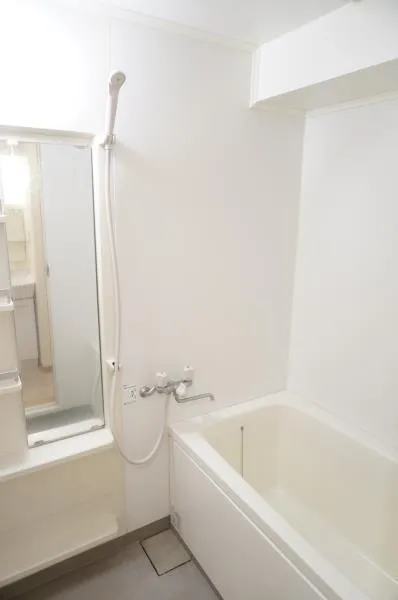 Tiara Ebisu - Interior - ["Property", "Bathtub", "Plumbing fixture"]