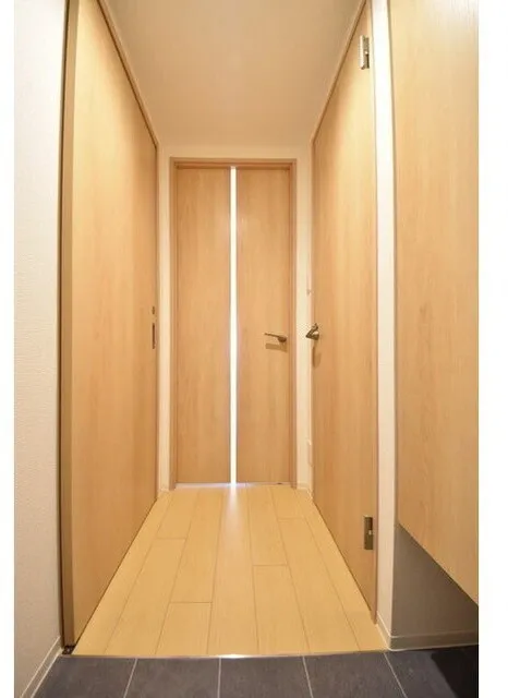 El Faro Waseda - Interior - ["Wood", "Flooring", "Floor"]