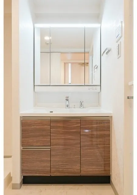 Comforia Liv Bunkyo Gokokuji - Interior - ["Bathroom Sink", "Bathroom cabinet", "Cabinetry"]