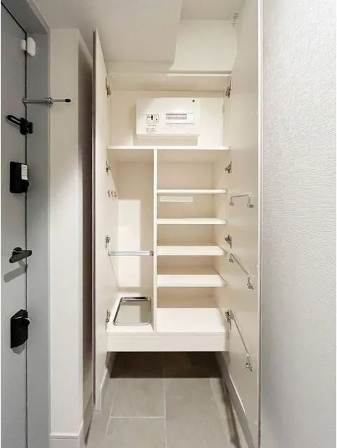Livio Maison Higashi-Ikebukuro - Interior - ["Wood", "Flooring", "Interior design"]