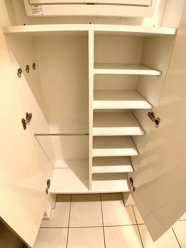 KDX Residence Oyama - Interior - ["Wood", "Flooring", "Cupboard"]