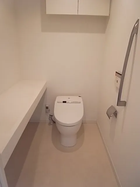 Gladito Shiodome Rosso - Interior - ["Wall", "White", "Interior design"]