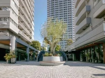 River City 21 East Towers 7 - Exterior - ["Building", "Daytime", "High-rise building"]