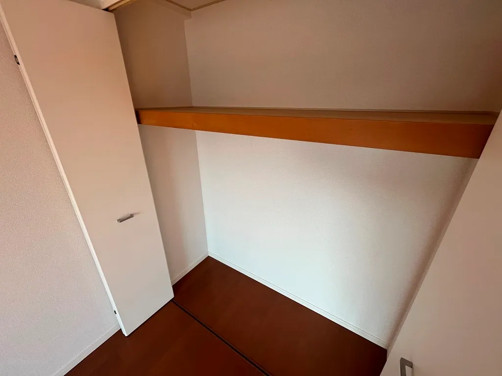 Esty Maison Oshima - Interior - ["Wood", "Fixture", "Flooring"]