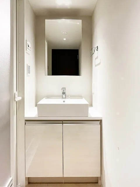 Well Square Hatsudai - Interior - ["Wall", "Flooring", "Floor"]