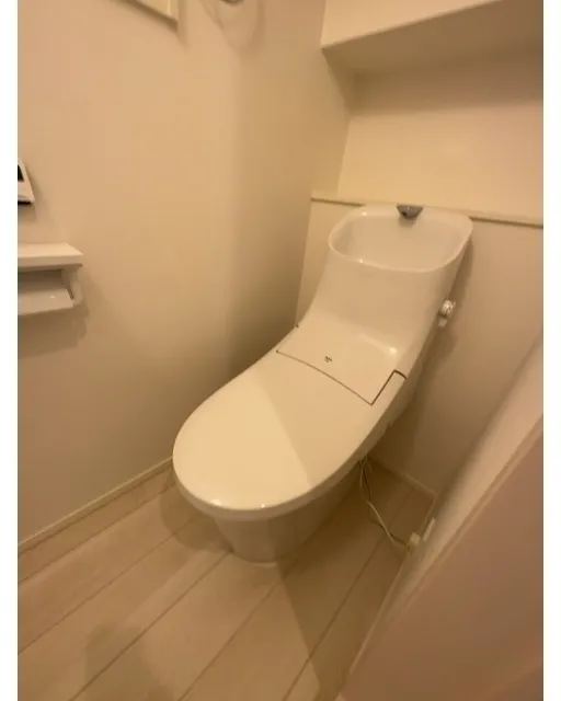 Kolet Oshima #07 - Interior - ["Flooring", "Plumbing fixture", "Toilet seat"]