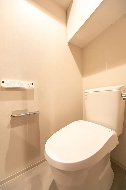 Oase Ikegami Terrace - Interior - ["Toilet seat", "Toilet", "Plumbing fixture"]