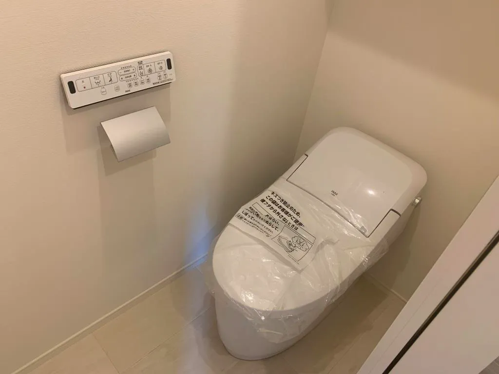 Prime Maison Kiyosumi Shirakawa - Interior - ["Toilet seat", "Toilet", "Plumbing fixture"]
