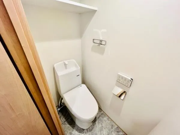 GRANSITE WASEDA - Interior - ["Plumbing fixture", "Toilet seat", "Toilet"]